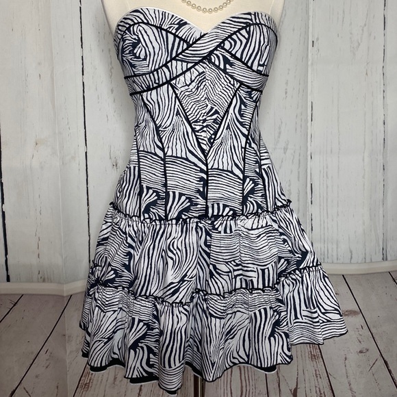 Bebe double sided dress - Picture 3 of 16